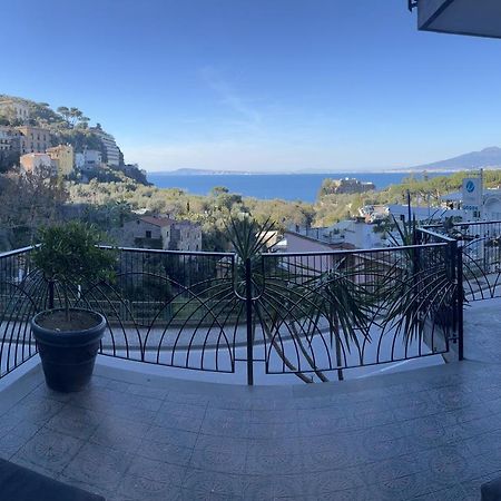 La Conca Dei Sogni Apartment Sorrento Luaran gambar