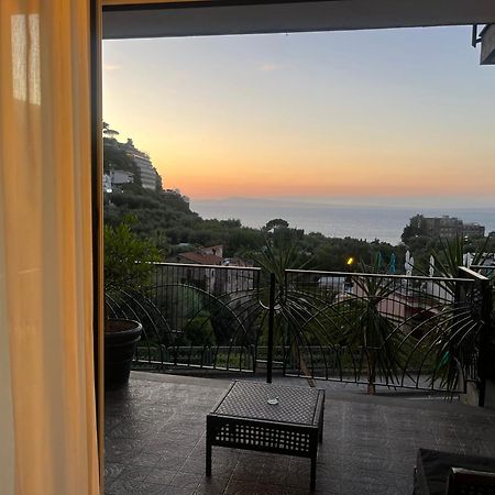 La Conca Dei Sogni Apartment Sorrento Luaran gambar